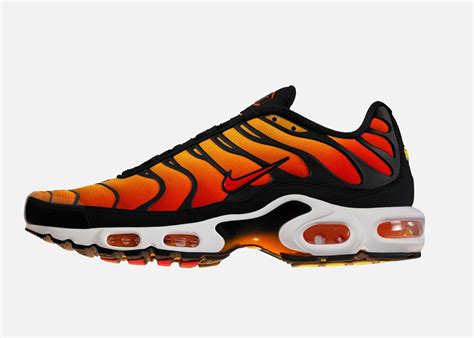 nike sneakers tn